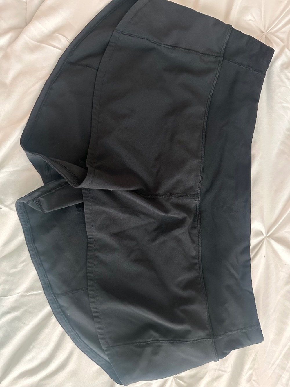 Lululemon Hottie Hot 2.5” shorts